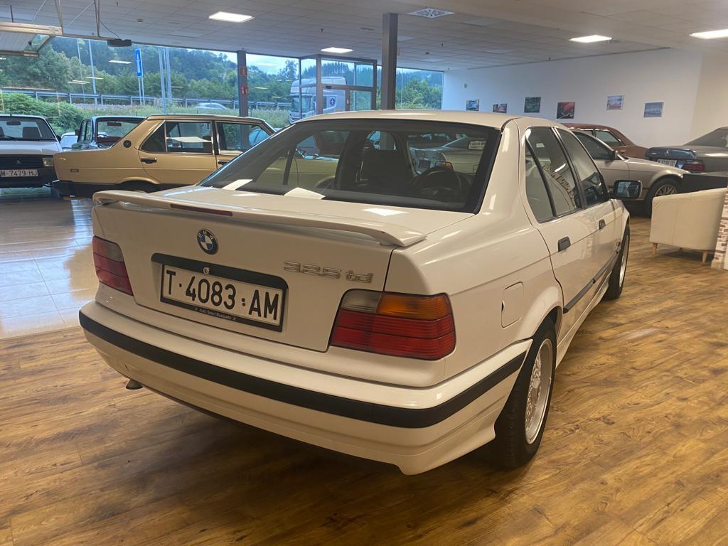 BMW 325 TDS 